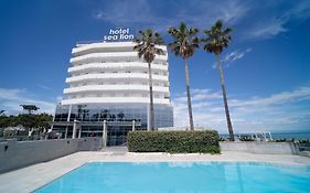 Sea Lion Hotel